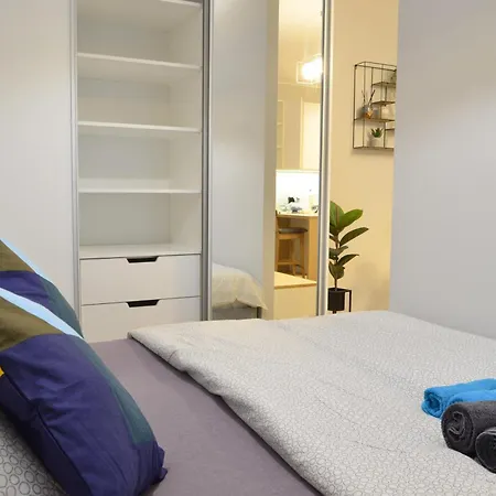Roof Terrace Old Town Apartments With Private Parking-3