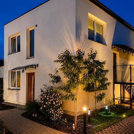 North Nest Guest House - Breakfast & Parking-2