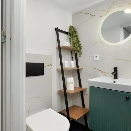 Nowoczesne Studia Blisko Centrum Gdanska By Noclegi Renters-3