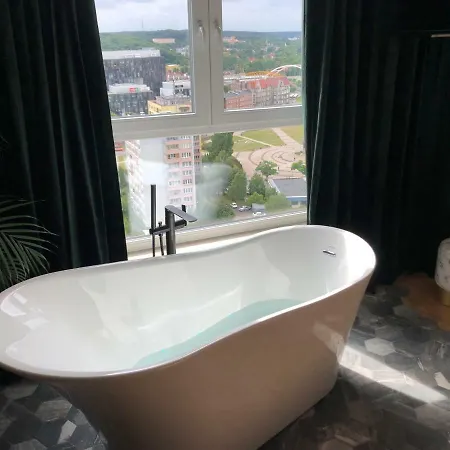 Jacuzzi Suite-2