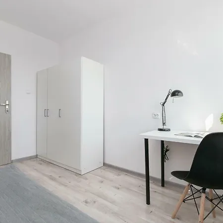 Rooms4Less-3