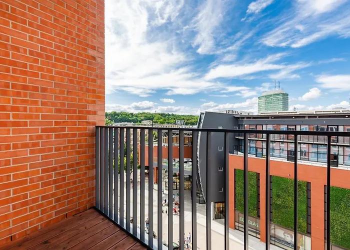 Nowoczesne Studio z Balkonem, Blisko Centrum by Noclegi Renters