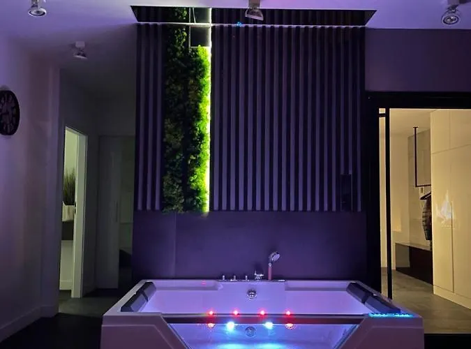 MagSpace Jacuzzi -Z WIDOKIEM NA RZEKĘ, FREE PARKING