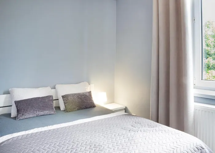 Close To Everywhere, Parking ! Happy Apartment Old Town & Main Station