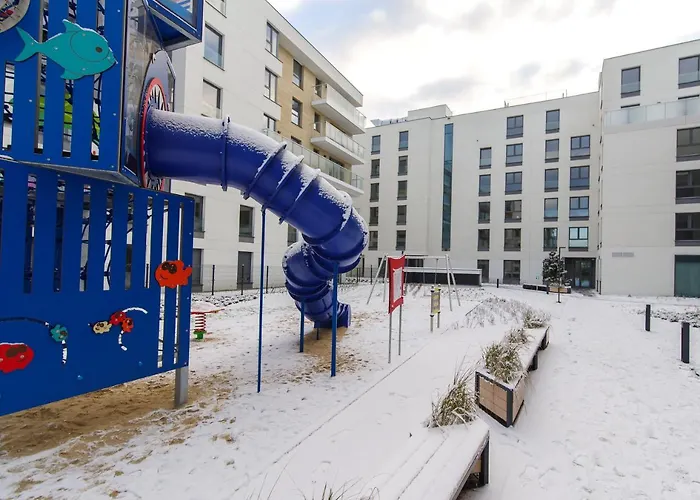 Nad Morzem, Przystań Letnica