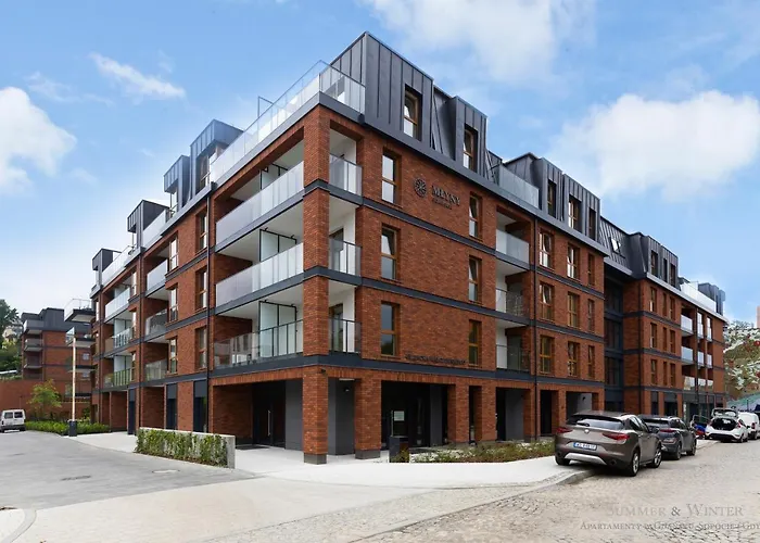 Summerwinter - Family Luxury Art Apartment, 2 Bedrooms & Sofa & Parking