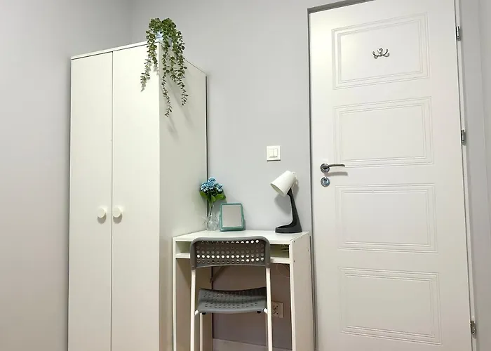 Mmrent Tsunami Room