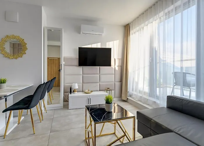 Granaria s By Blue Mandarin
