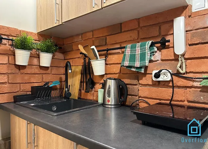 Spacious Room - Peaceful Retreat, 2 Minutes To Old Town