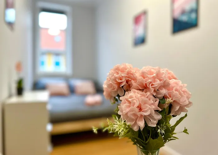 Mmrent Pink Room