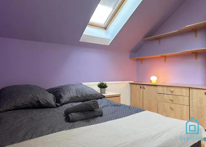 Purple Room - Charming Place, 15 Minutes To Gdansk Old Town & 5 Minutes To Seaside