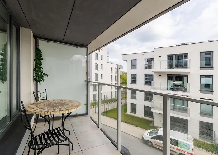 Golden Azzure By Grand Apartments