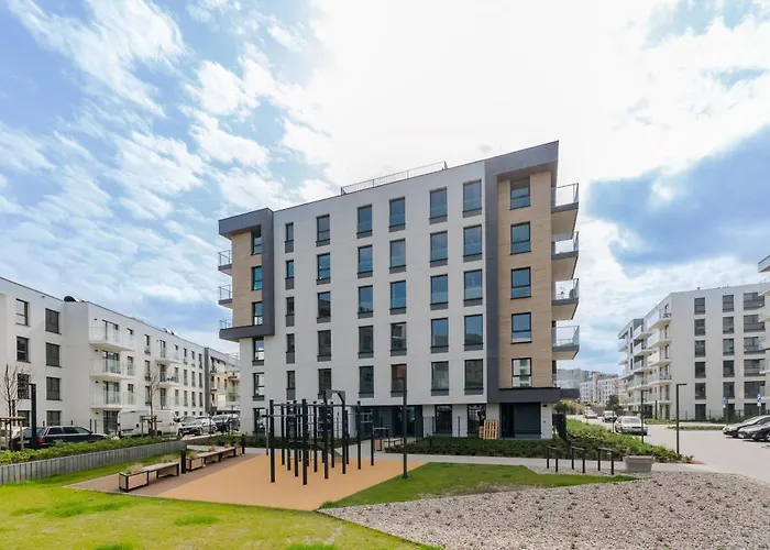 Golden Azzure By Grand Apartments