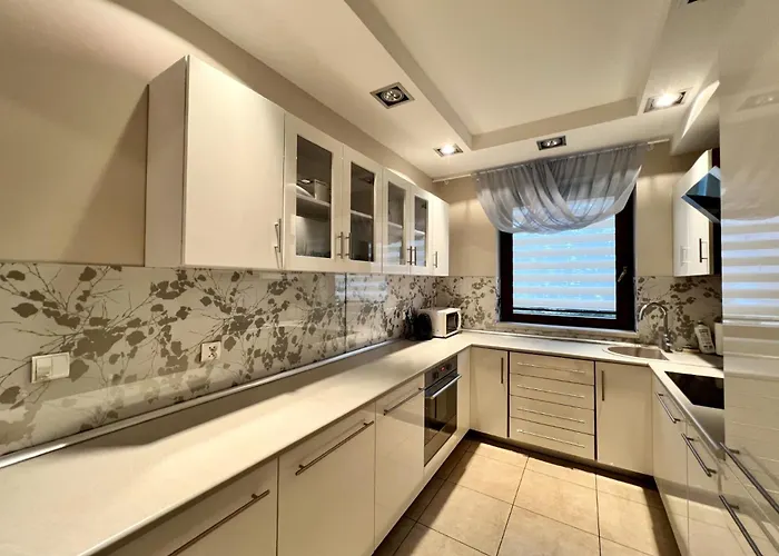 98M2 Oldtown Yacht Marina