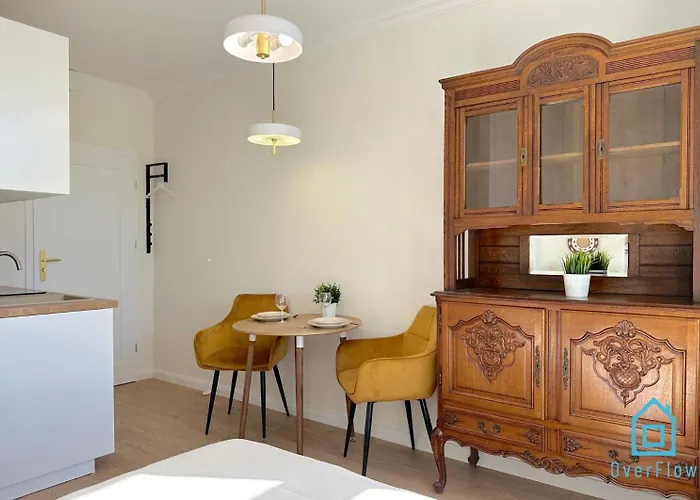 Seredino Navy Apartment- Modern Comfort In A Quiet Location, 5 Minutes To Gdansk Old Town & Seaside