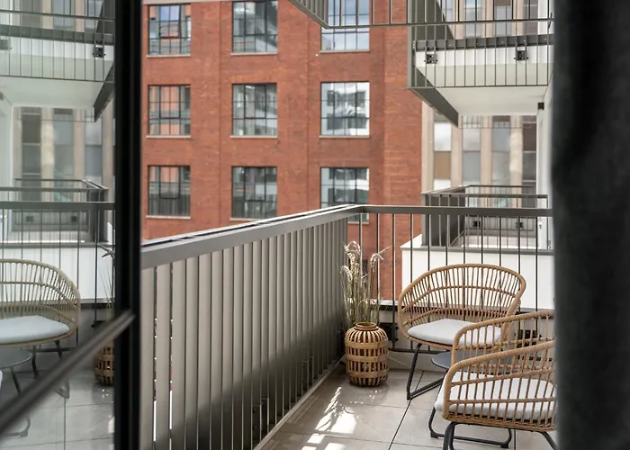 Doki Living & Foodhall By Lion Apartments