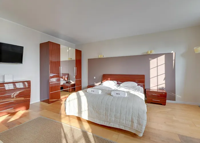 Apartments Old Town Targ Rybny - Self Check-In, Parking, River View By Noclegi Renters