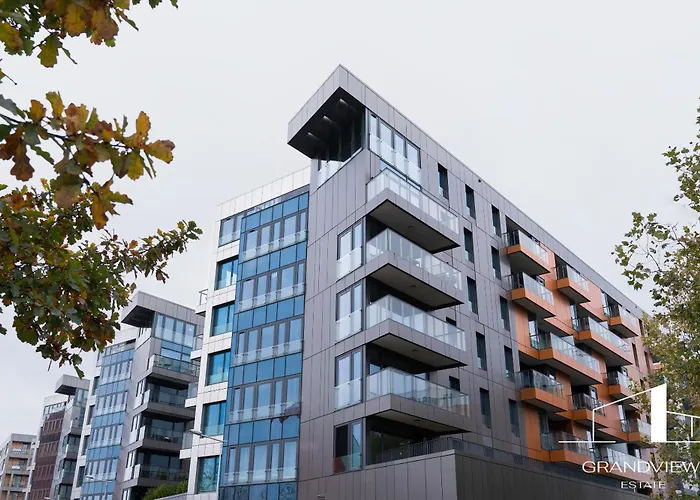 Penthouse Brabank Green Luxury Sauna, Fitness & Parking By Grandview