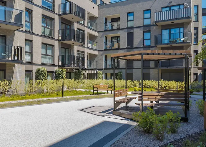 Motlavian By Renters Prestige