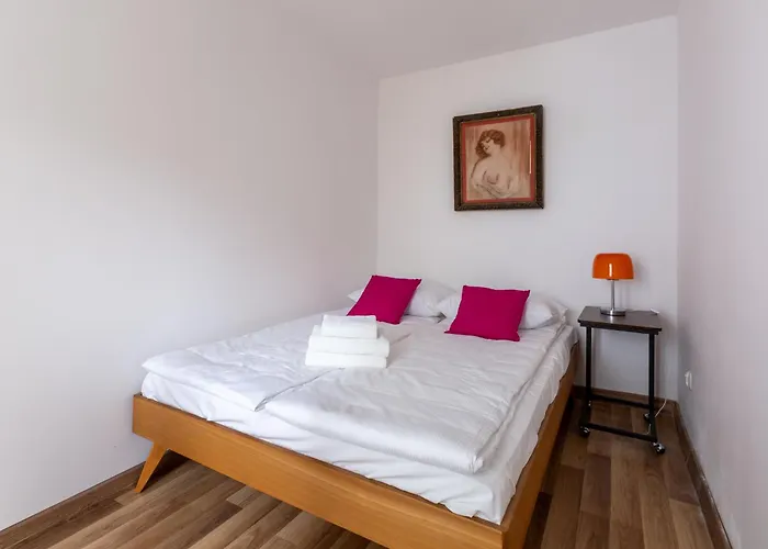 Oliwa Bohemian Apartment by BookingHost