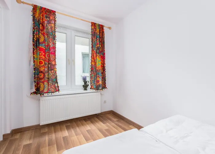 Oliwa Bohemian Apartment by BookingHost