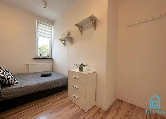 Walezy Room - Peaceful Retreat, 10 Minutes To Old Town & Seaside