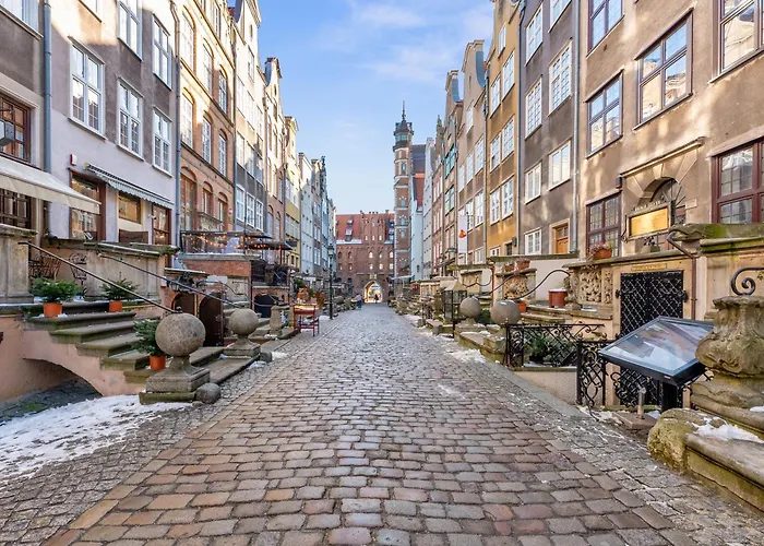 Apartment Mariacka Girl With A Pearl By Triapart