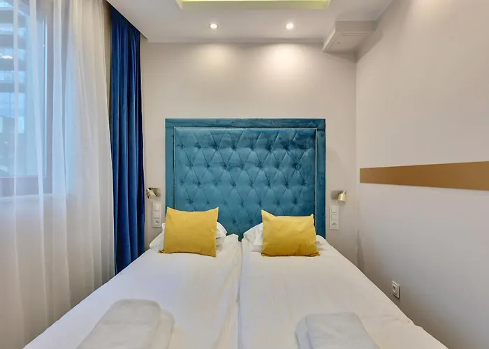 Flatbook s Waterlane Island Spa With Riverview