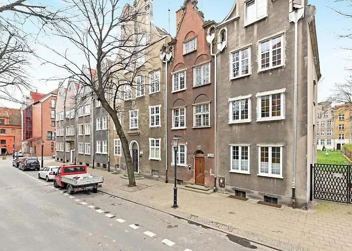 Urban Nest&Świętojańska