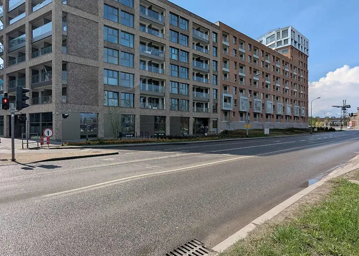 Eleganckie Studio Blisko Rzeki w Gdańsku z Balkonem by Noclegi Renters