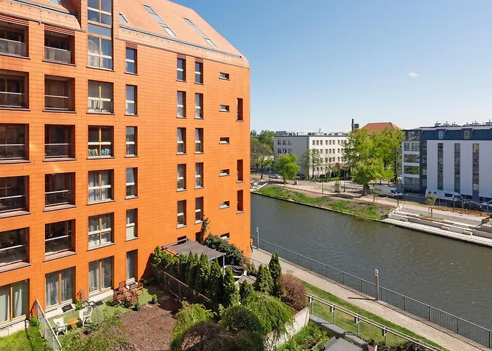 Aura - Riverside & Parking By Downtown Apartments