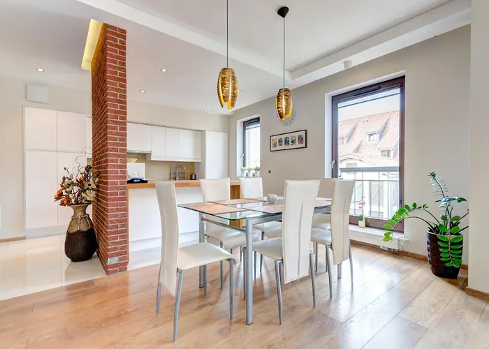 s Old Town Szafarnia & By Noclegi Renters