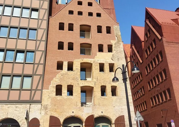 Na Wyspie Spichrzów