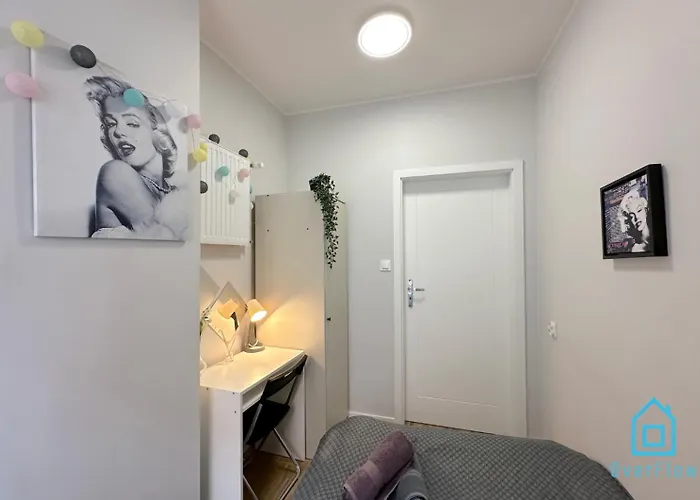 Monroe Room - 15 Minutes To Gdansk Old Town & Sea