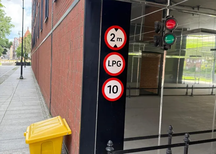 Gdańsk Stare Miasto - Mirror Apartament - 43m, 4 osoby, 2min od Starówki, BEZPŁATNY parking, Self chek in