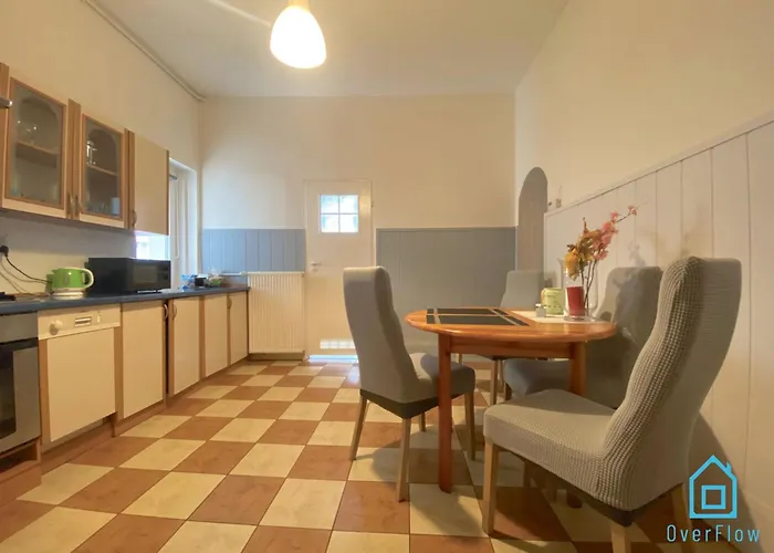 Square Room - 20 Minutes To Gdansk Old Town & Seaside