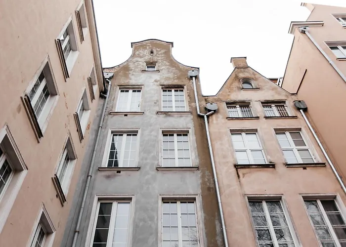 Maya's Flats 21 - Dluga St