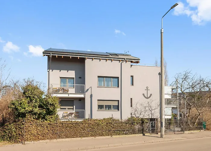 Sea Breeze Apartments By Platinium Lofts