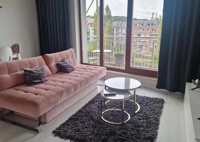 Apartament z basenem i widokiem na Motławę