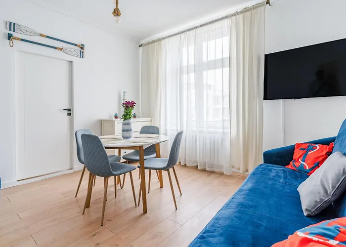 Sailor By Marina Old Town For 8 People, Free Parking!