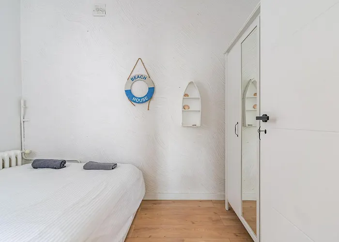 Sailor By Marina Old Town For 8 People, Free Parking!