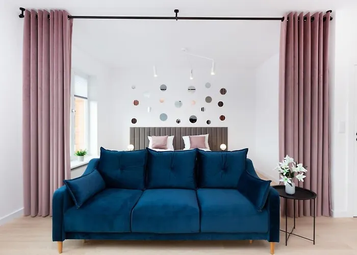 Nowoczesne Studio z Balkonem, Blisko Centrum by Noclegi Renters