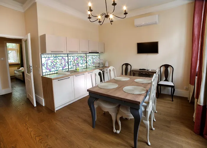 Patio Apartments - Old Town