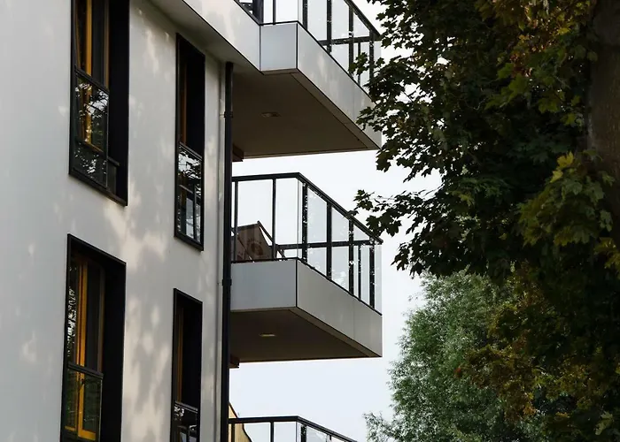 Bursztynowa 23