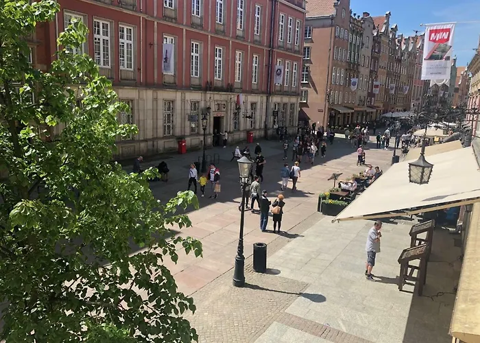 Dluga Street Near Neptun