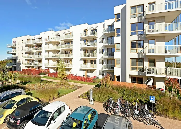 Holiday Apartment Near The Sea - Free Private Parking