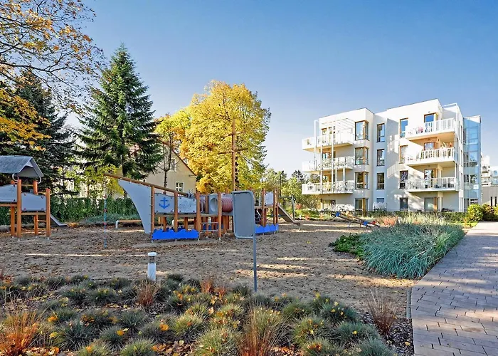 Holiday Apartment Near The Sea - Free Private Parking