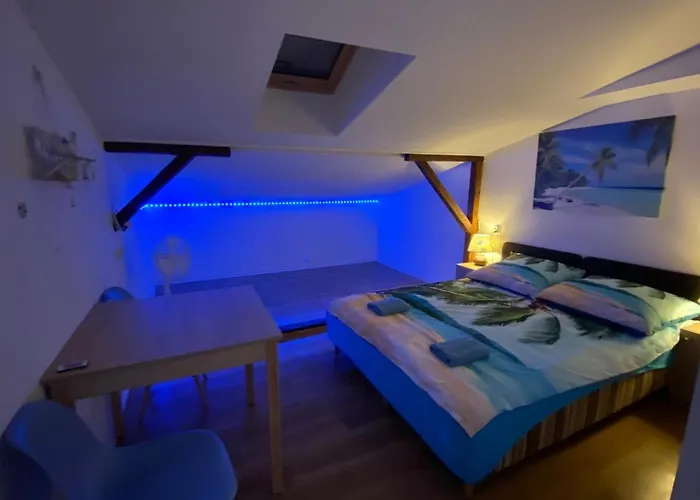 Sea World Apartments Mansarda